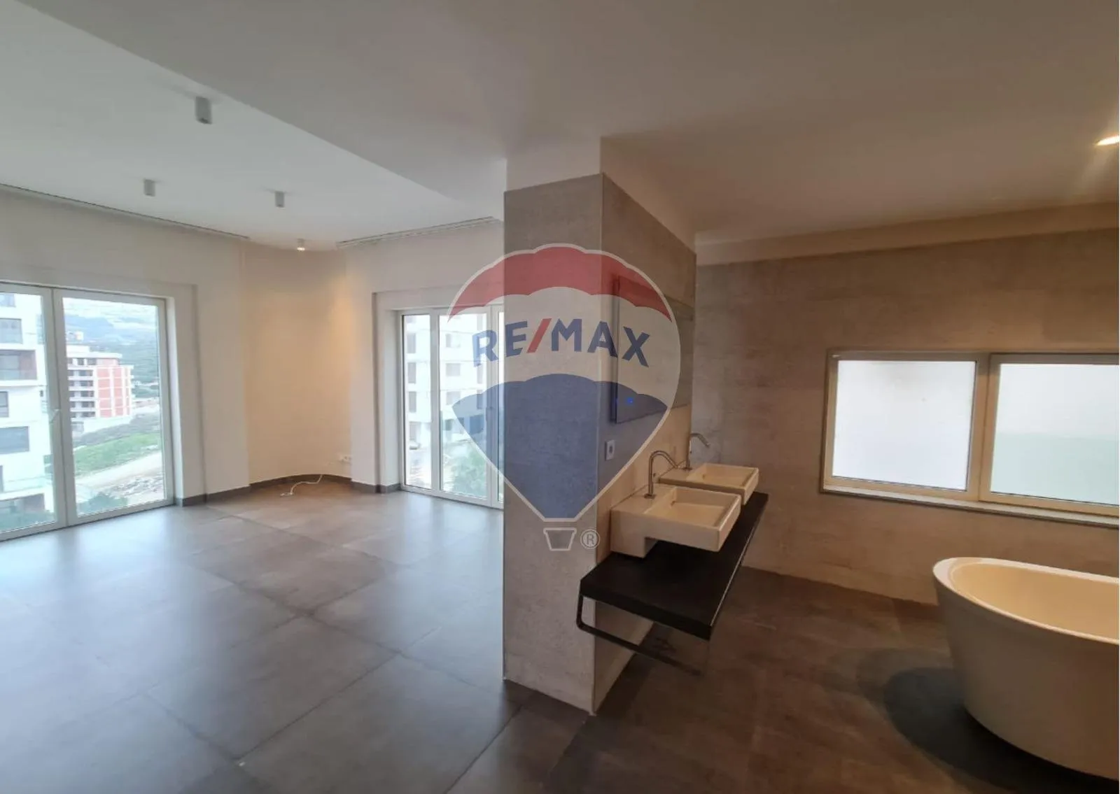 Appart haut standing non meublé pour la location - طنجة (4)