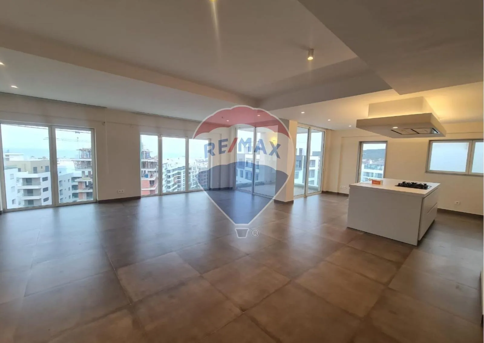 Appart haut standing non meublé pour la location - طنجة