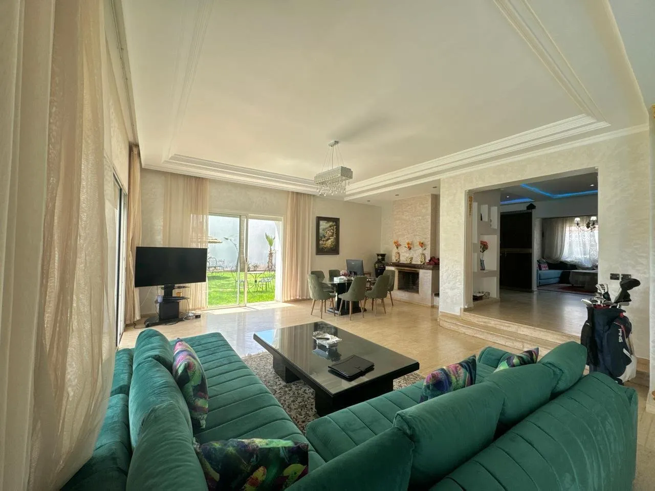 Villa de Prestige dans Résidence Sécurisée à Ain Diab, Casablanca - الدار البيضاء (3)