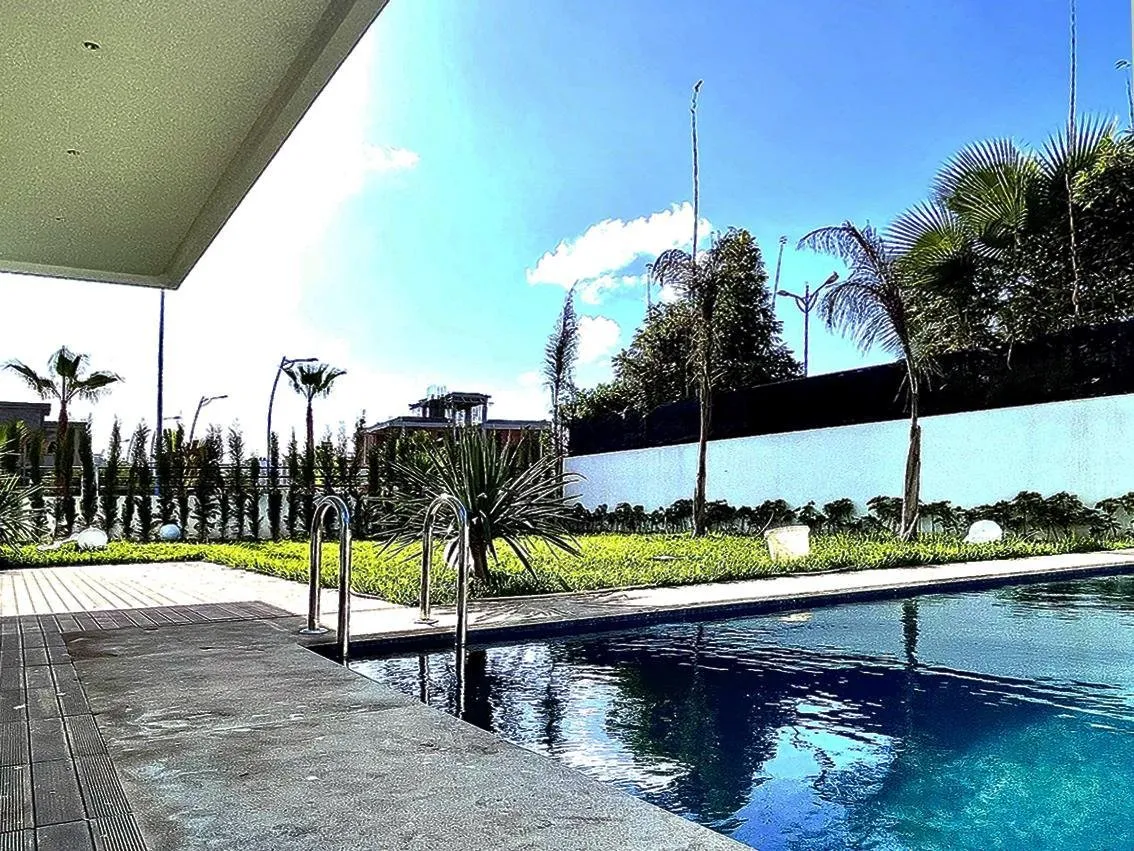Villa meublée avec piscine et jardin - الدار البيضاء (2)