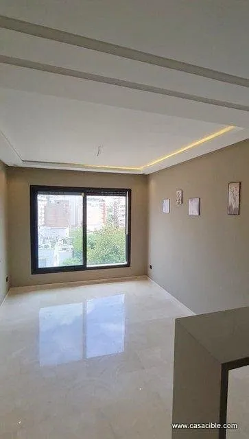 Palmier: studio vide avec balcon. - الدار البيضاء