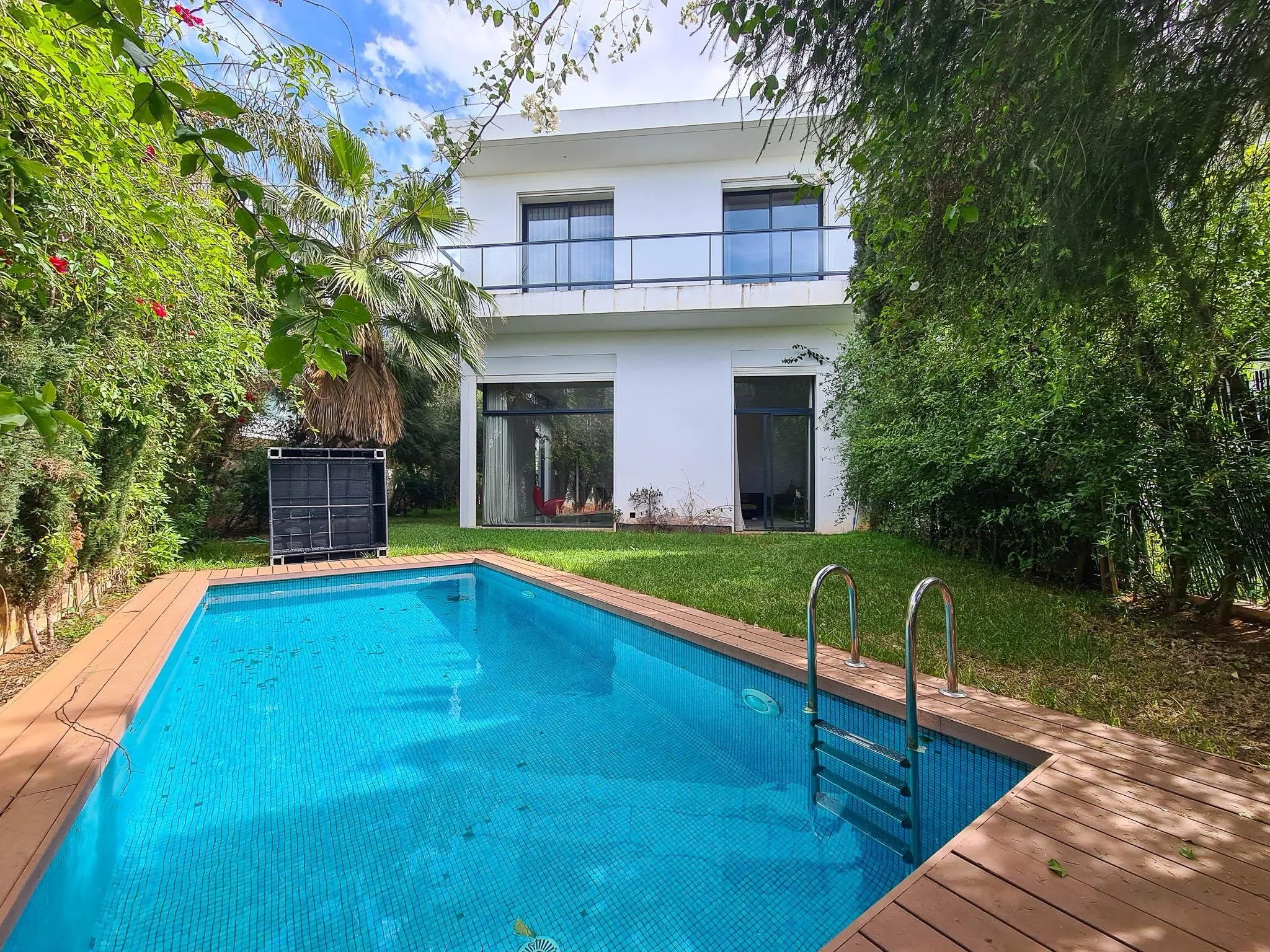 Villa 3 chambres jardin et piscine en résidence - الدار البيضاء