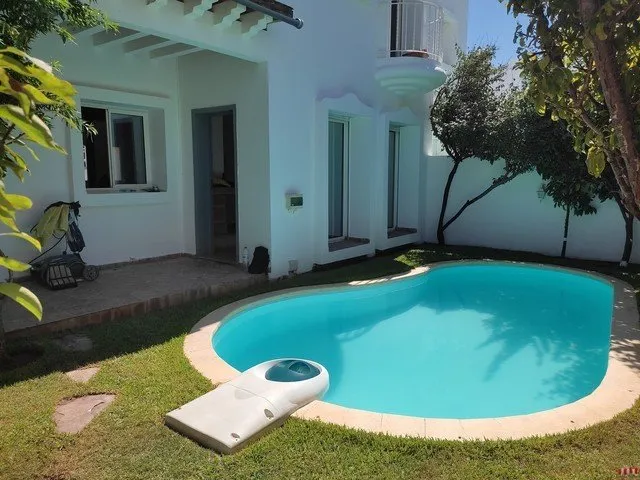 Belle villa avec piscine en résidence sécurisée. - الدار البيضاء