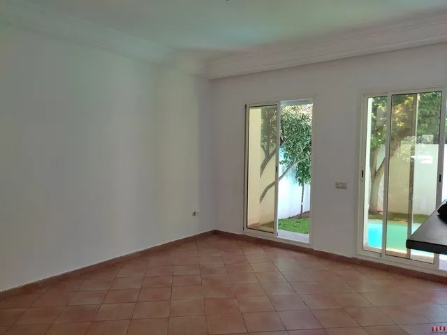 Belle villa avec piscine en résidence sécurisée. - الدار البيضاء (4)