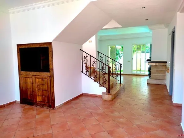 Belle villa avec piscine en résidence sécurisée. - الدار البيضاء (2)