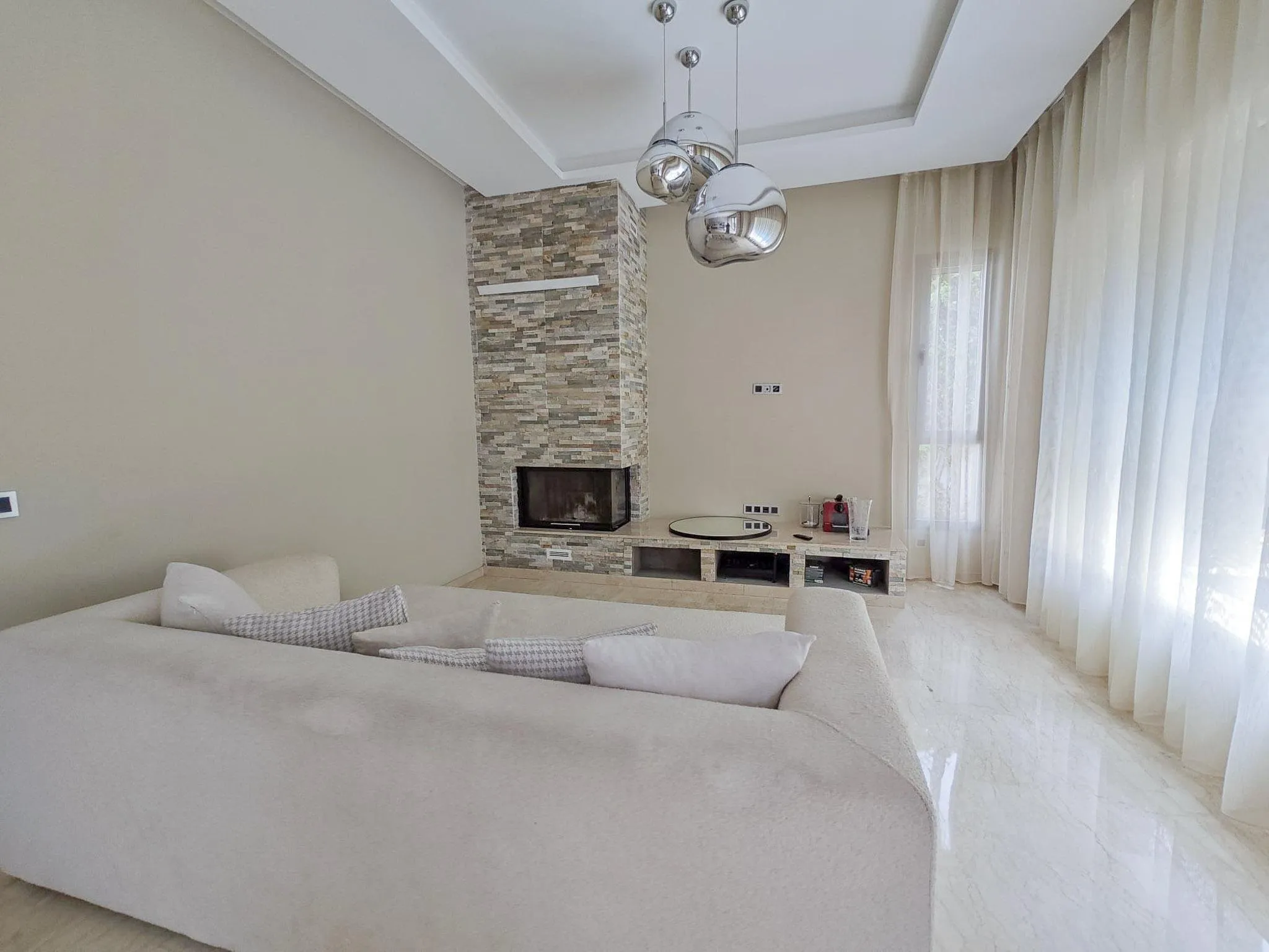 villa moderne meublé en résidence sécurisée - الدار البيضاء (3)