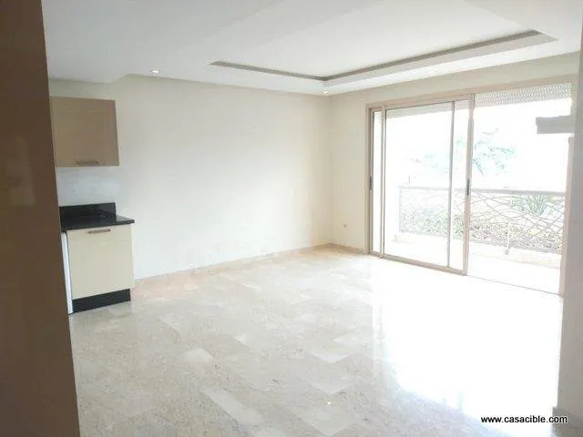 Oasis: studio vide HS, balcon. - الدار البيضاء