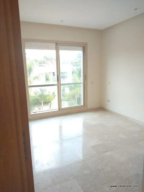 Oasis: studio vide HS, balcon. - الدار البيضاء (2)