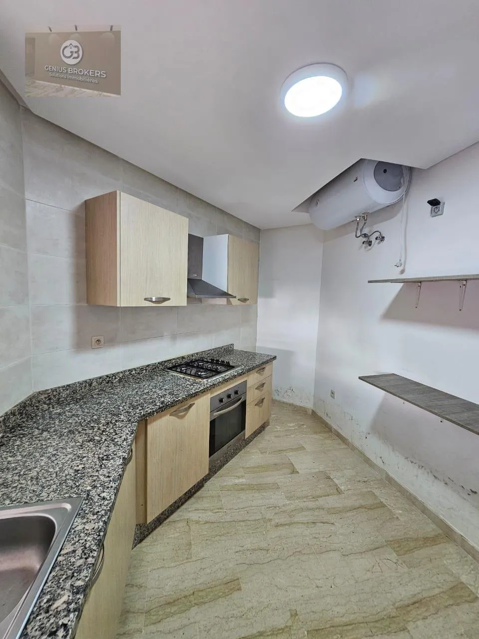 Appartement vide à louer sur ALMAZ - الدار البيضاء (3)