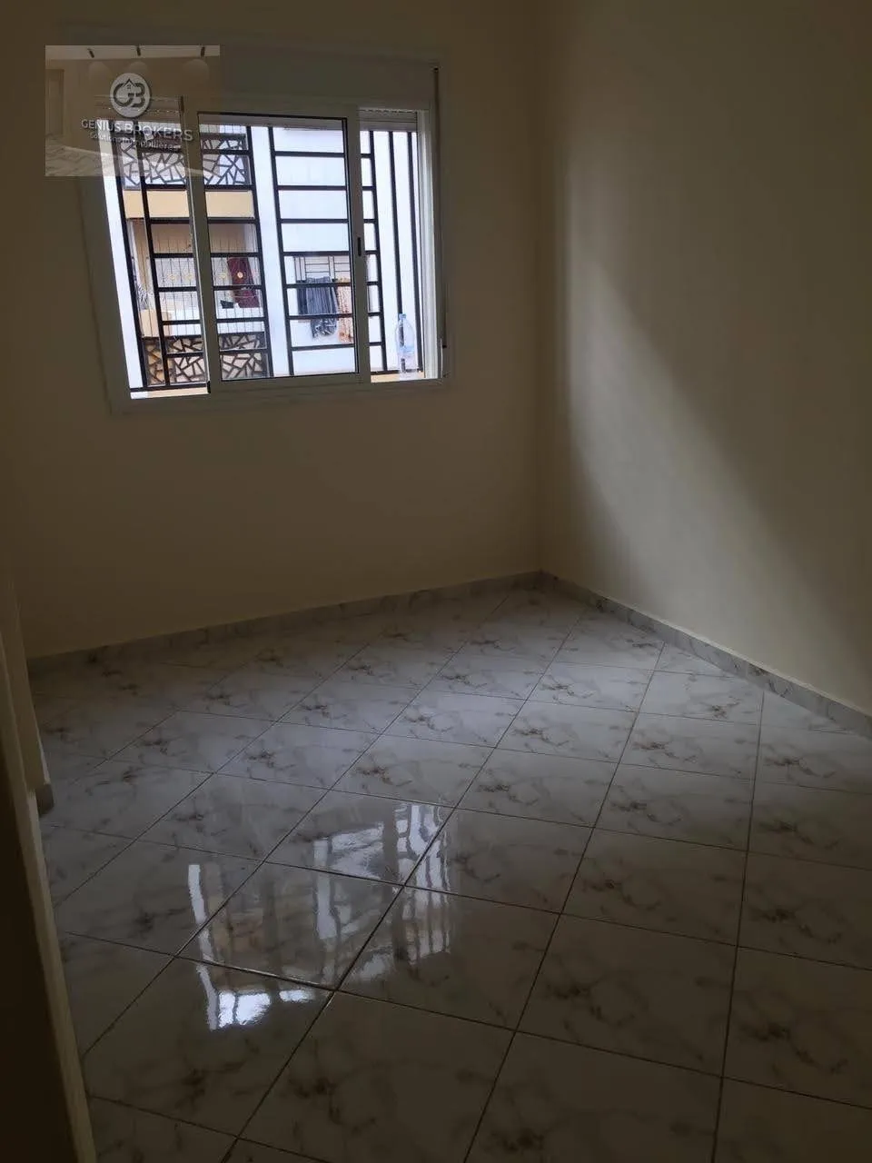 Location d'appartement vide à oulfa Jnane louze - الدار البيضاء (2)