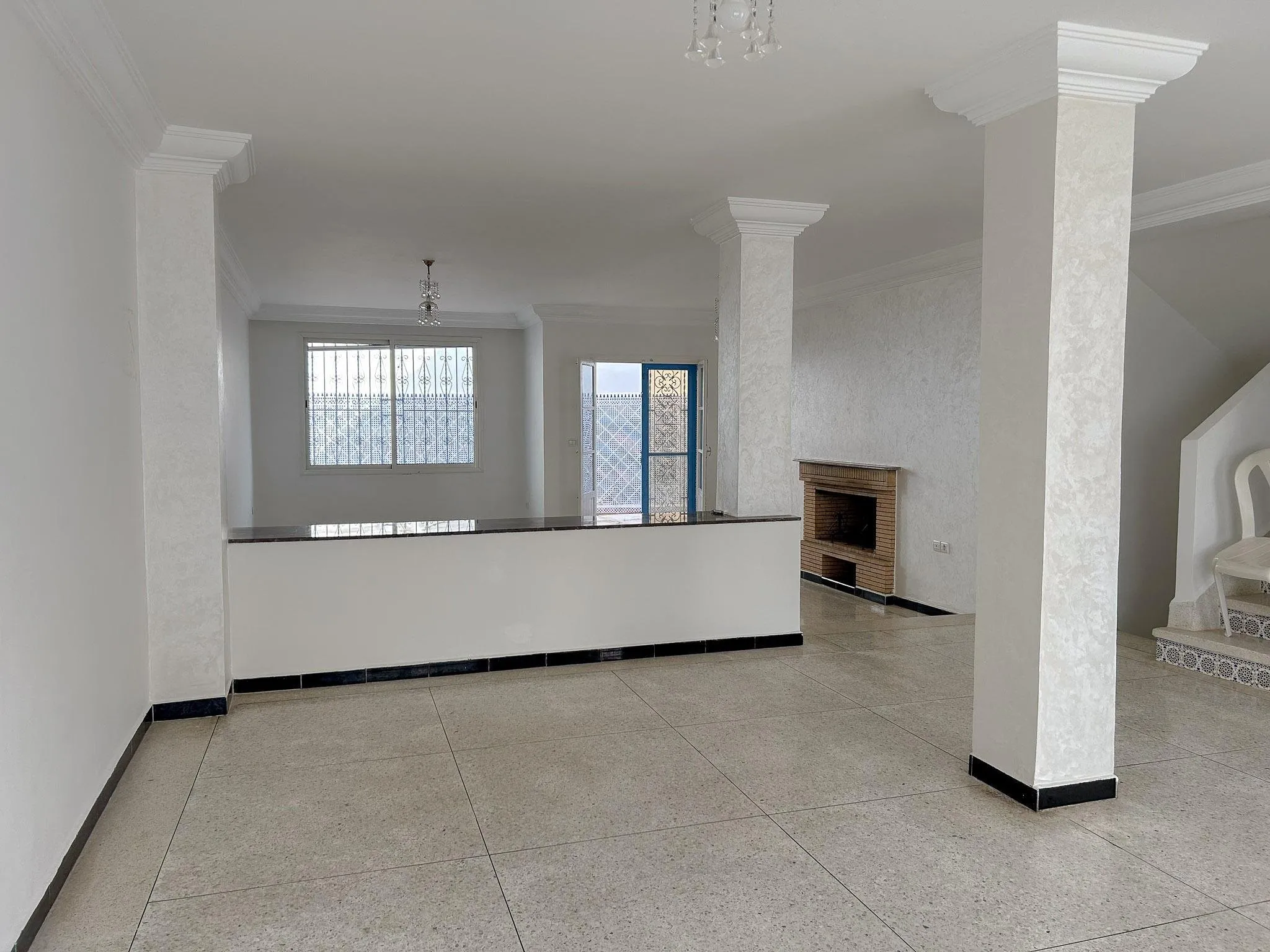 Maison 4 chambres idéalement situé à Dar Bouazza - الدار البيضاء (3)