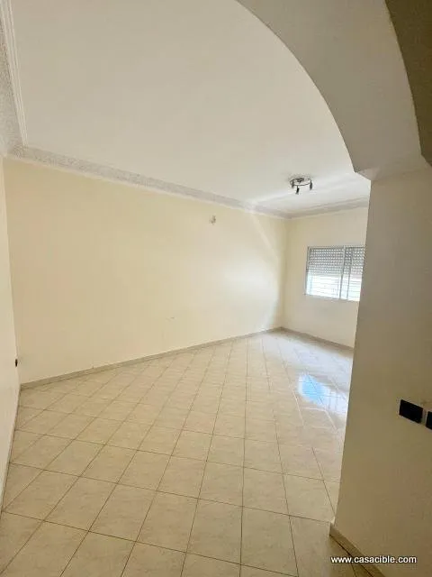 Bourgogne: appartement vide 2 chambres, balcon. - الدار البيضاء (2)