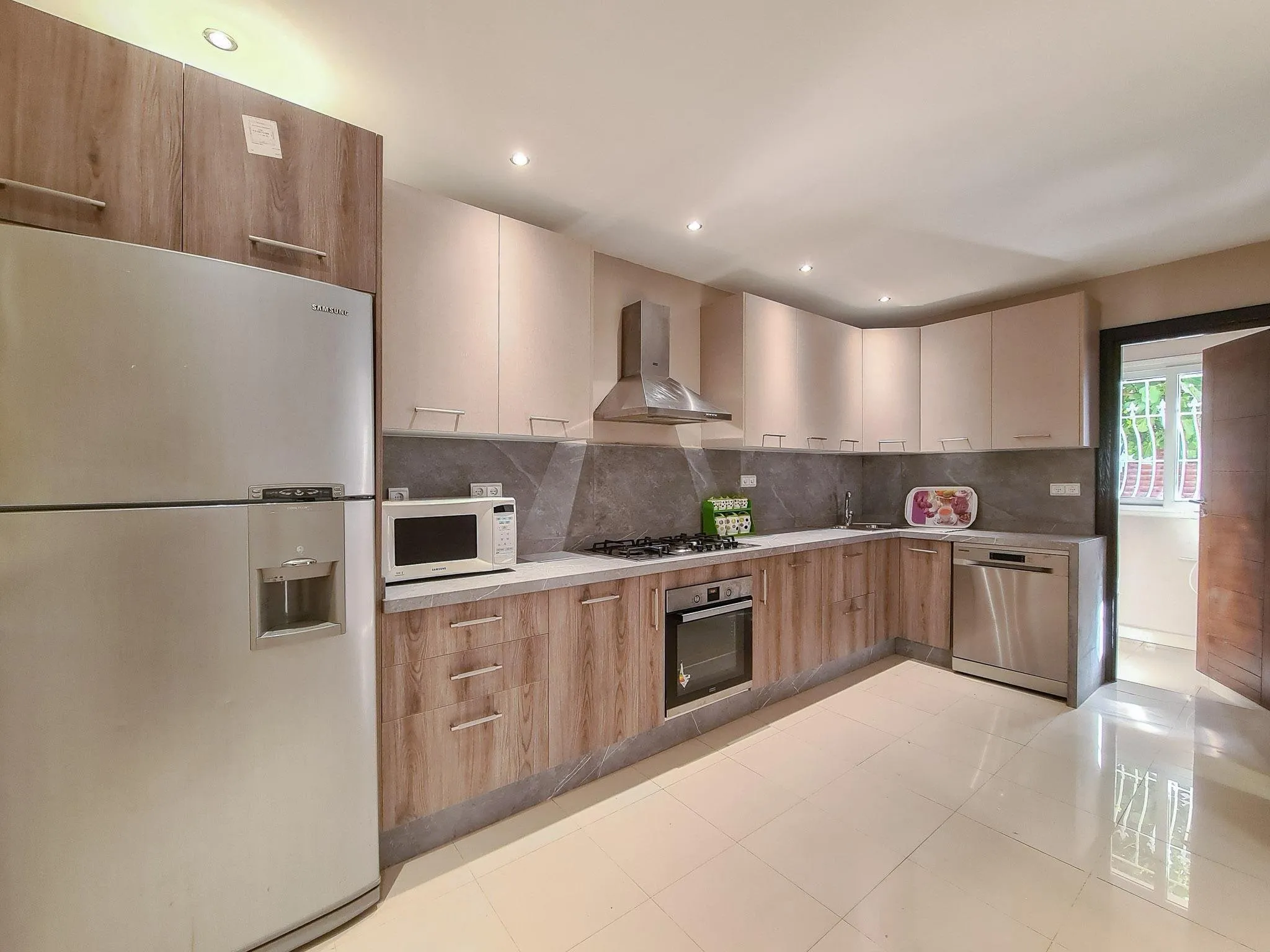 Villa entièrement rénovée en résidence sécurisée - الدار البيضاء (3)