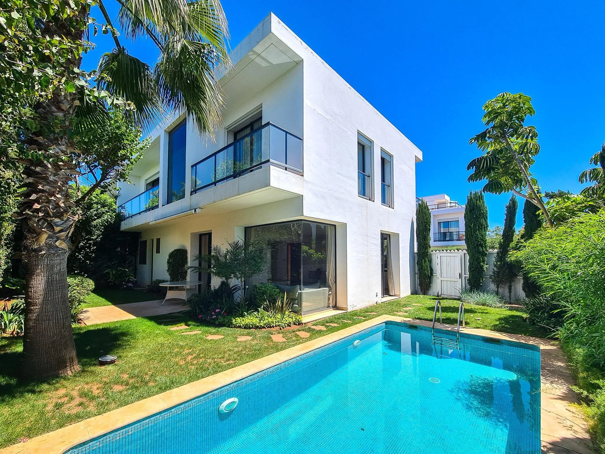Villa de Luxe Entièrement Meublée à Dar Bouazza - الدار البيضاء