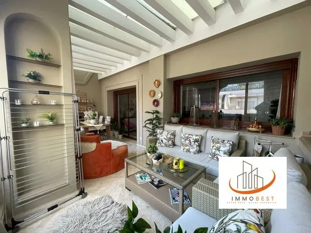 Racine, bel appartement avec terrasse, meublé en location 3 CH - الدار البيضاء