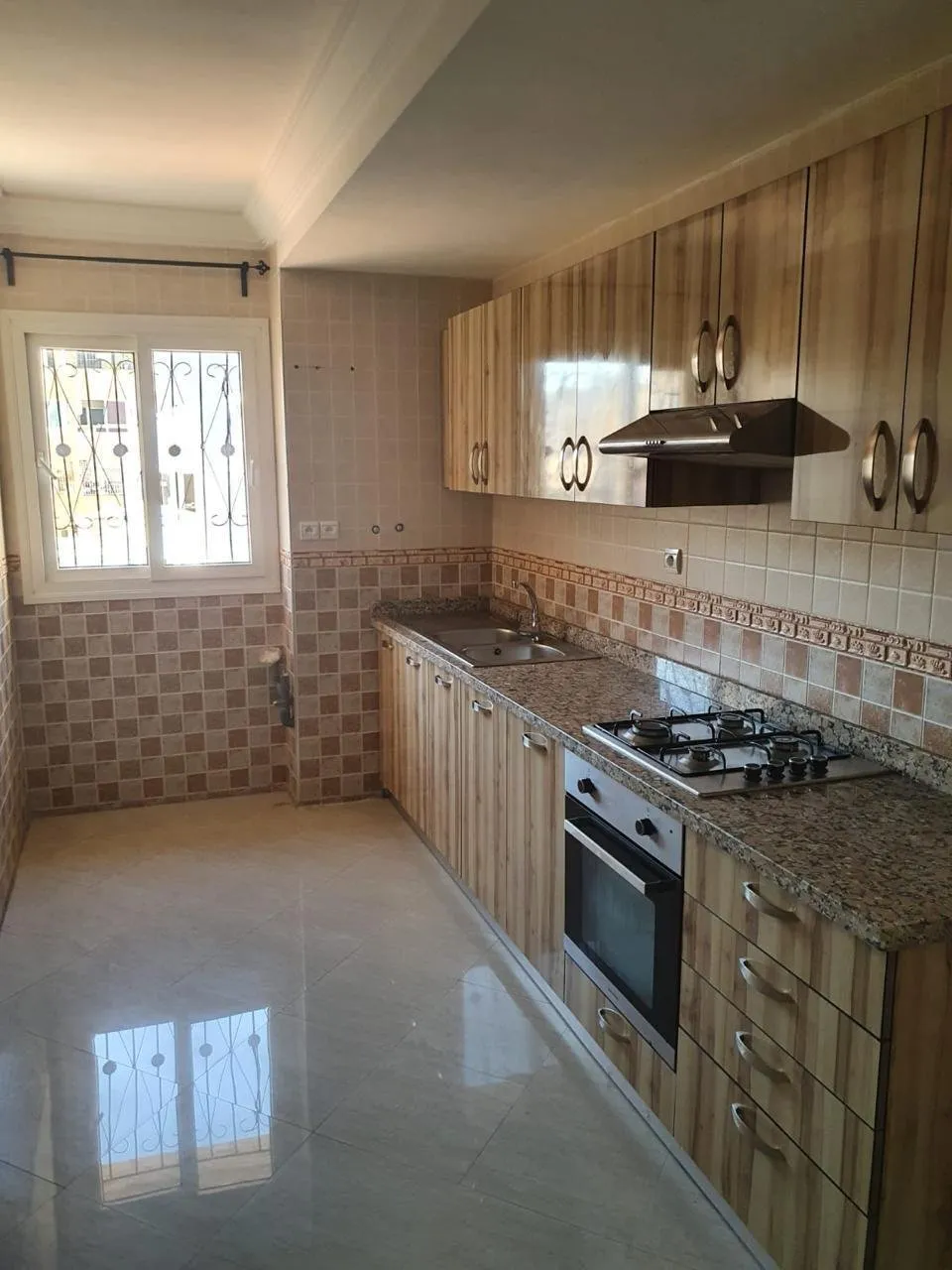 à roches noires bel appartement vide à louer - الدار البيضاء (4)