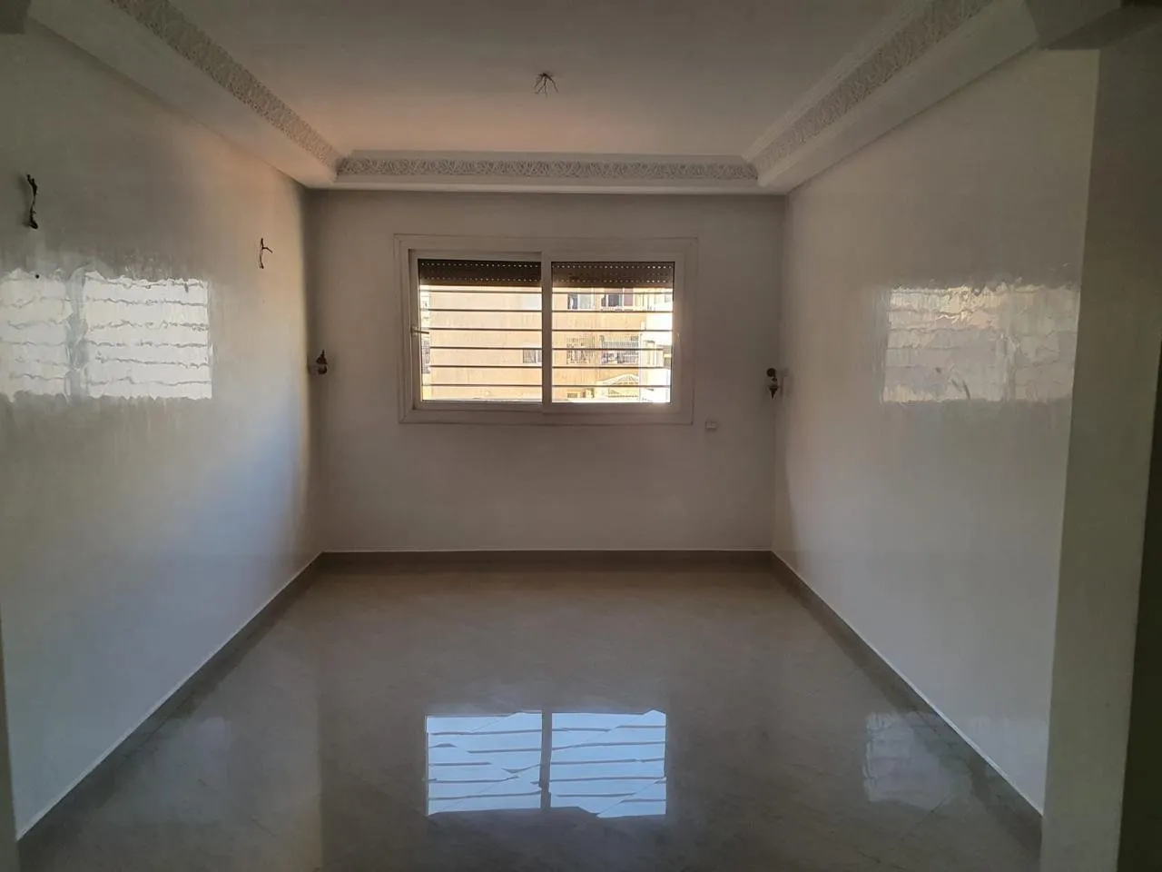 à roches noires bel appartement vide à louer - الدار البيضاء (2)