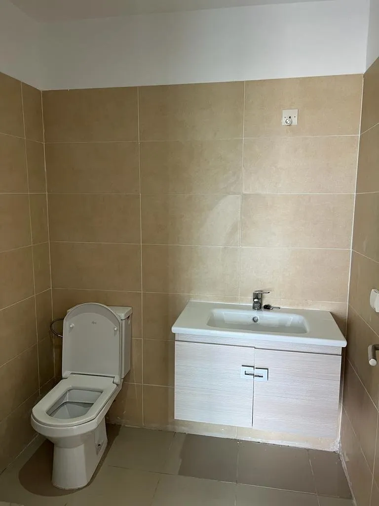 Beau studio vide à roches noires pour la location - الدار البيضاء (2)