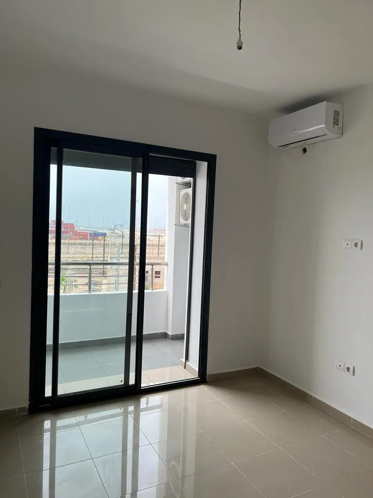 Beau studio vide à roches noires pour la location - الدار البيضاء
