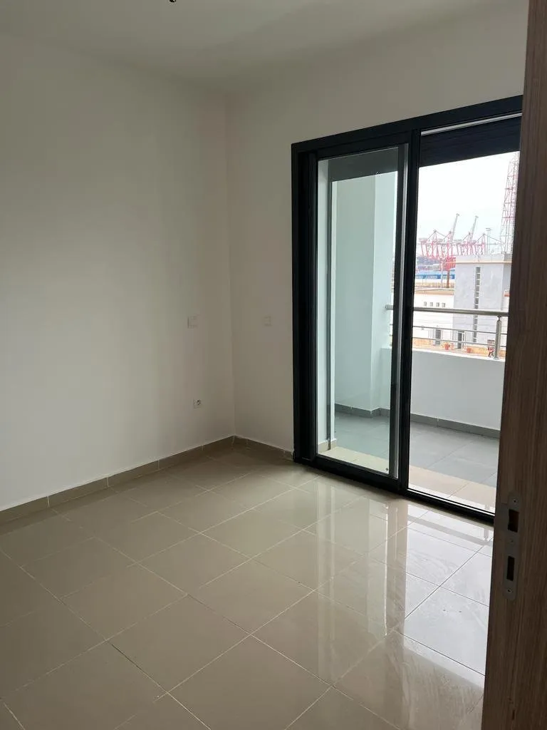 Beau studio vide à roches noires pour la location - الدار البيضاء (3)
