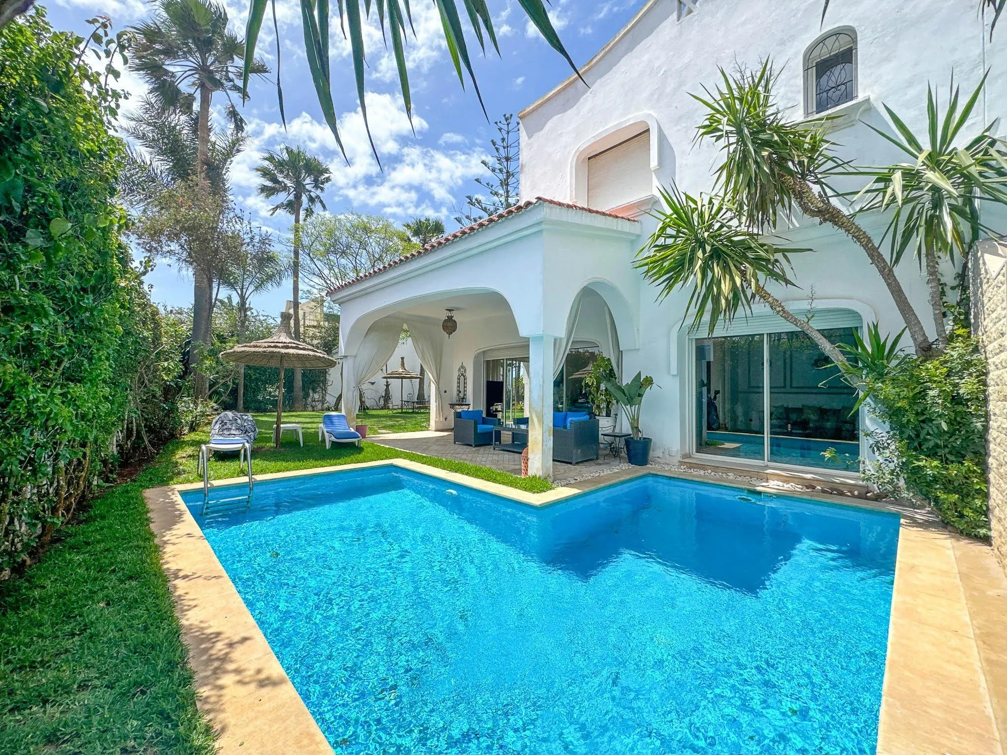 Villa de Prestige dans Résidence Sécurisée à Ain Diab, Casablanca - الدار البيضاء