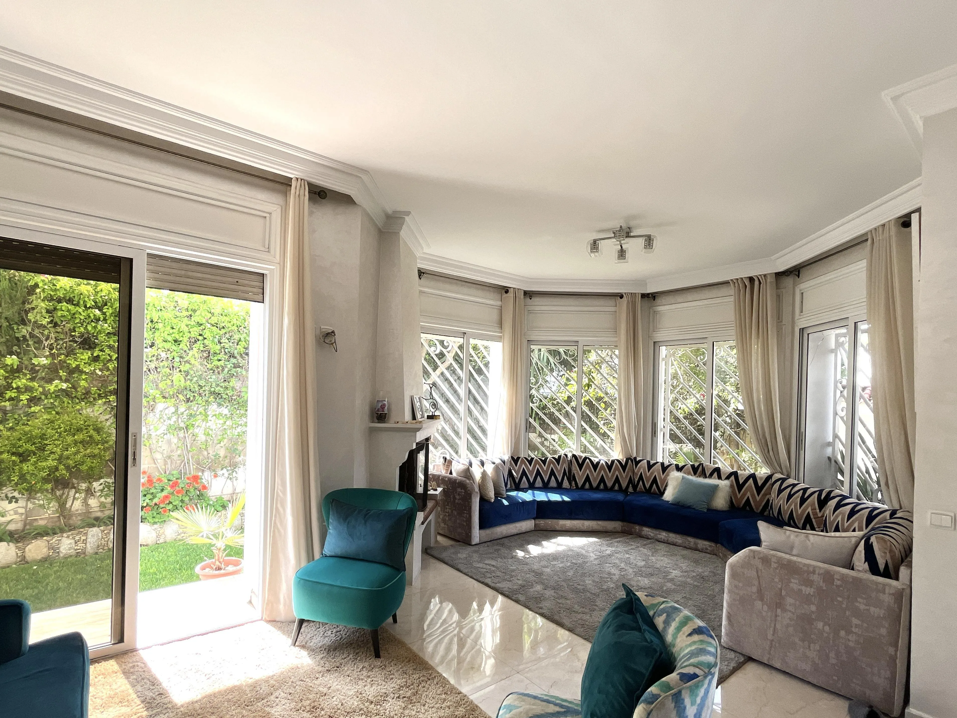 Villa Familiale Spacieuse et Lumineuse à Louer proche de CFC - الدار البيضاء (4)