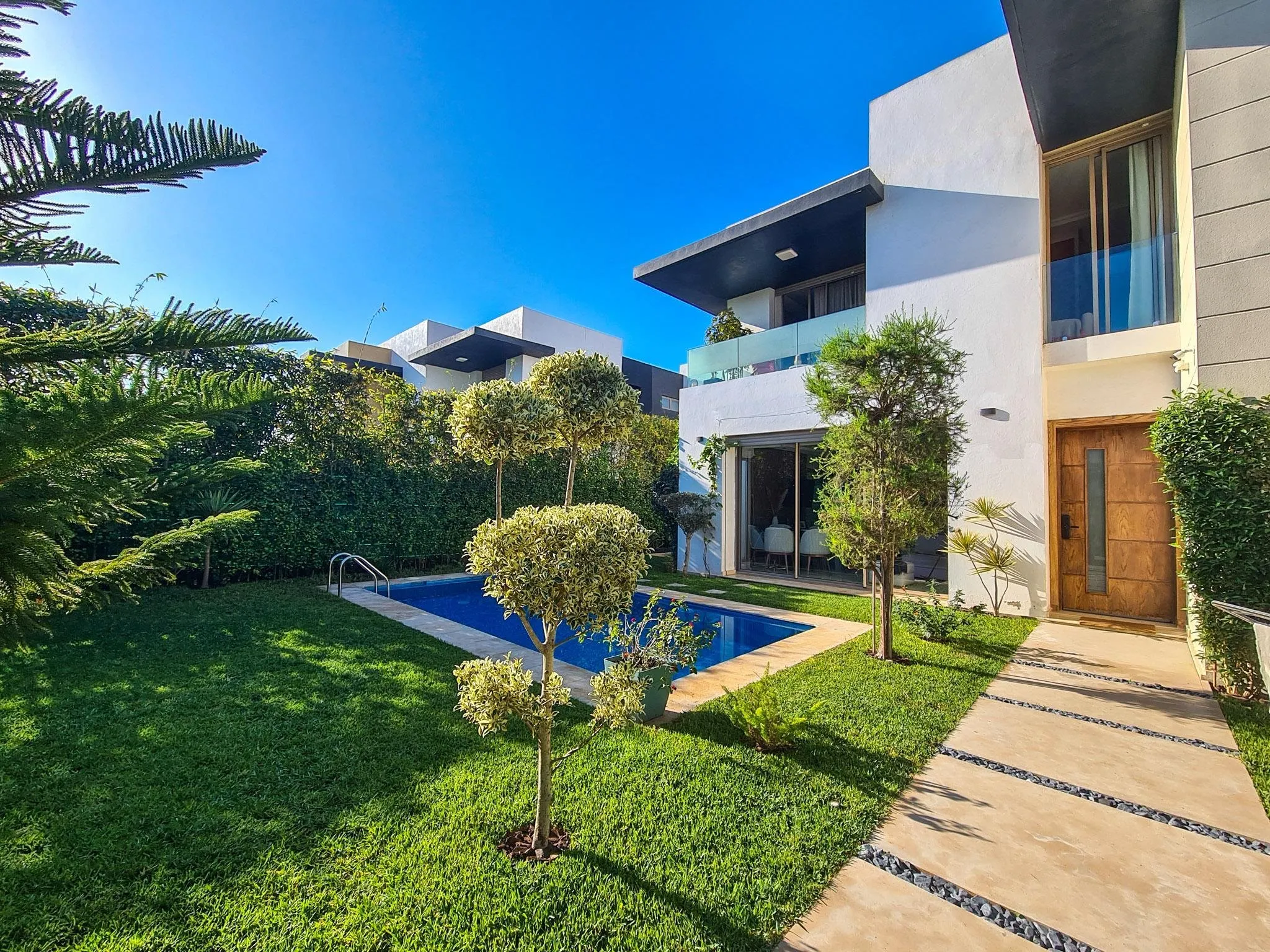 Villa 3 chambres, piscine en résidence sécurisée - الدار البيضاء