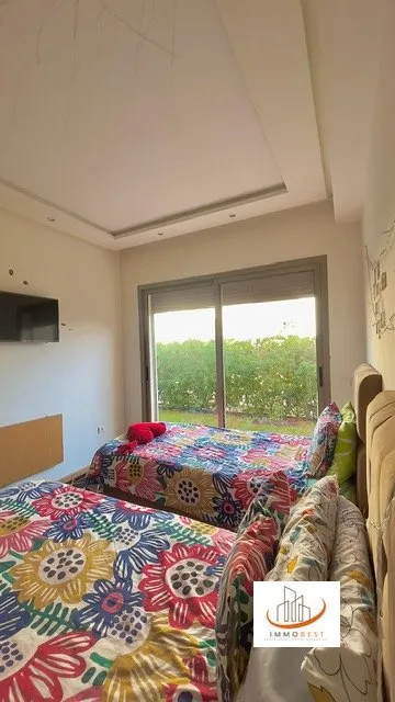 Californie, Appart meublé en location situé au rez de jardin 2 CH - الدار البيضاء (4)