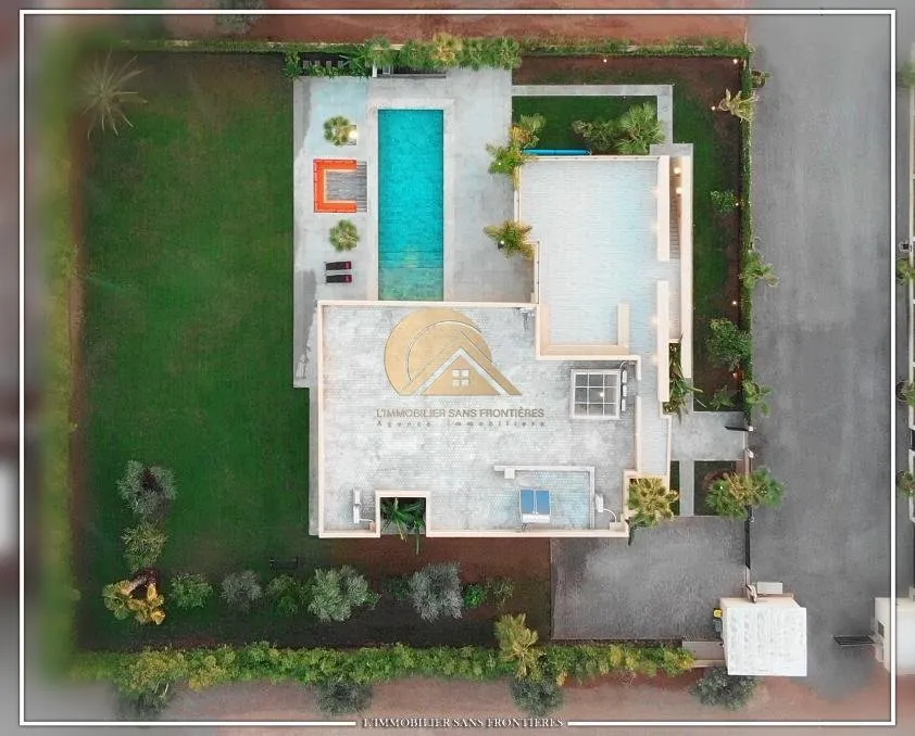 Villa moderne de 2500m² à louer, Piscine privée, Route Ourika Km 13 - مراكش