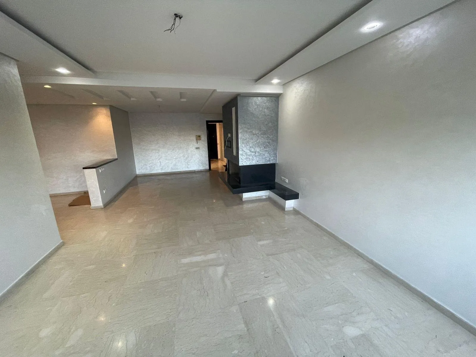 Très Beau Appartement À Louer vide Ain Diab - الدار البيضاء (4)