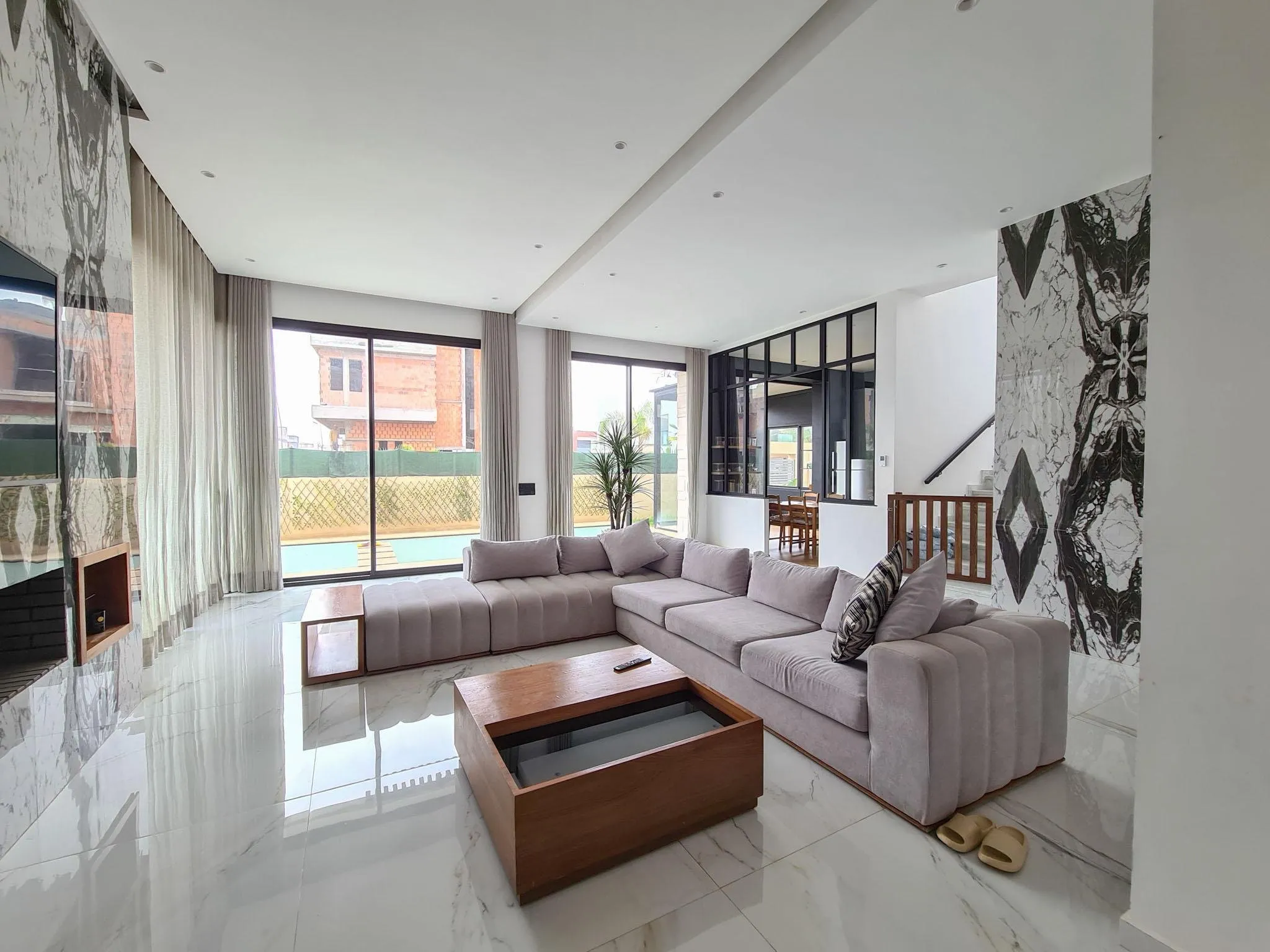 Luxurieuse villa indépendante avec piscine - الدار البيضاء (4)