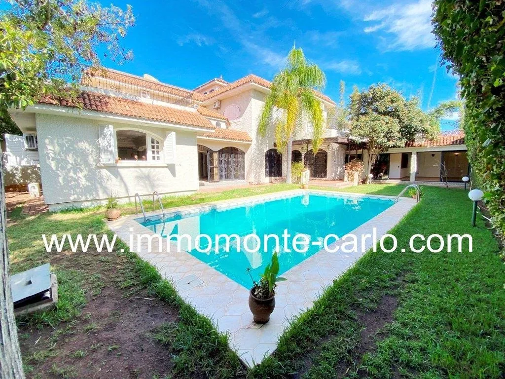 Villa avec piscine à Rabat quartier Souissi - الرباط