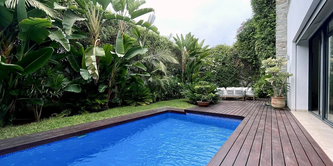 Villa de 4 chambres et bureau, jardin tropical privé et piscine. - الدار البيضاء