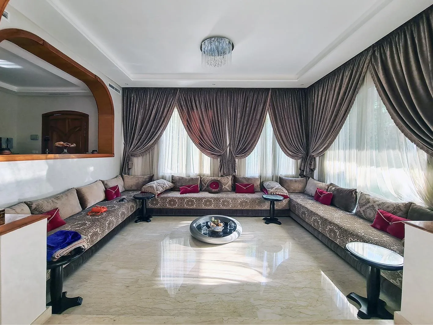 Villa avec piscine dans une résidence sécurisée. - الدار البيضاء (3)