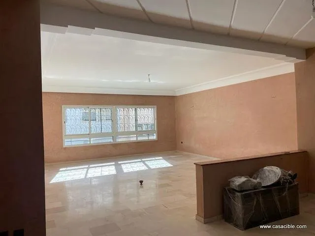 2 Mars: appartement vide 3 chambres, balcon. - الدار البيضاء