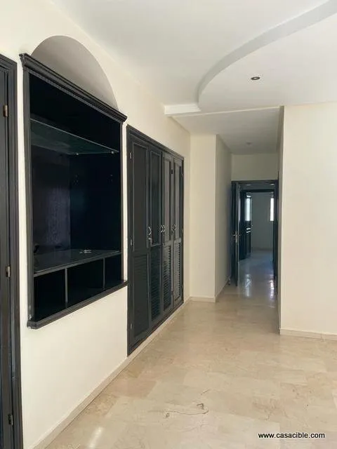 2 Mars: appartement vide 3 chambres, balcon. - الدار البيضاء (3)