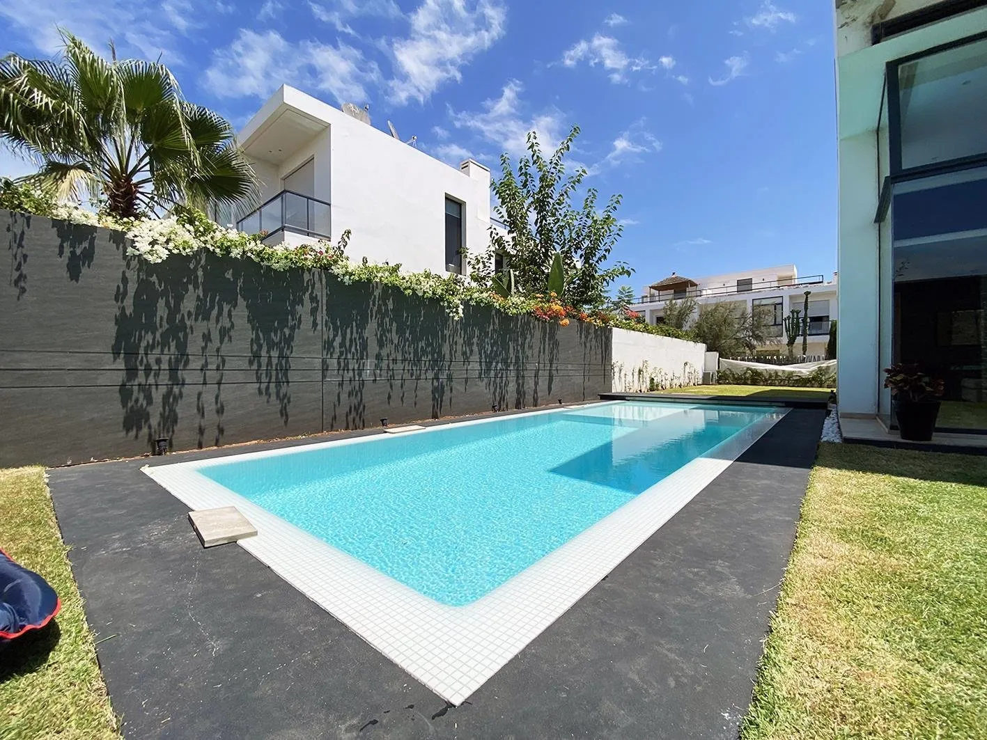 Villa avec piscine en résidence sécurisée. - الدار البيضاء