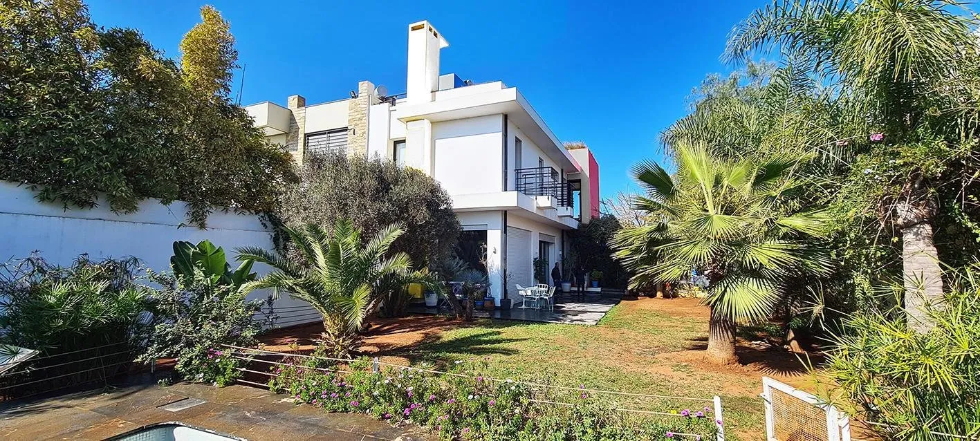 Villa 4 chambres piscine sous-sol et grand jardin. - الدار البيضاء