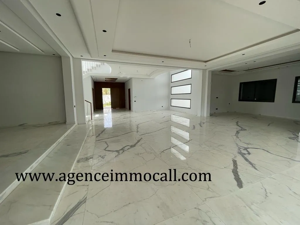 Villa à louer à SOUISSI - الرباط (3)