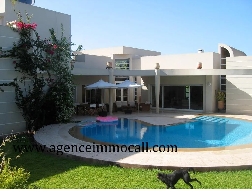 Villa à louer au SOUISSI-Rabat - الرباط
