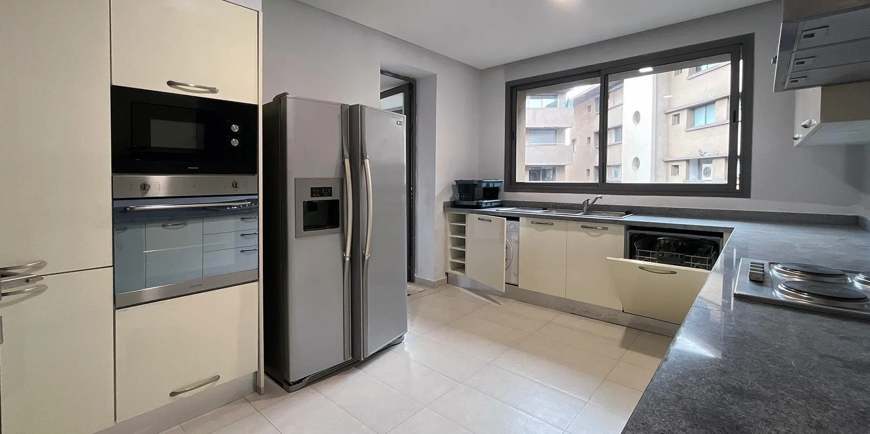 Location d'exception à Casablanca – Appartement haut de gamme offrant une intimité inégalée. - الدار البيضاء (2)