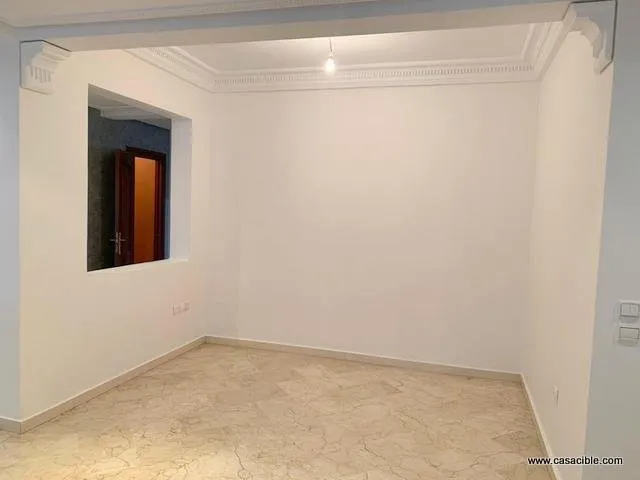 Racine: Appartement vide, 2 chambres terrasse. - الدار البيضاء (2)