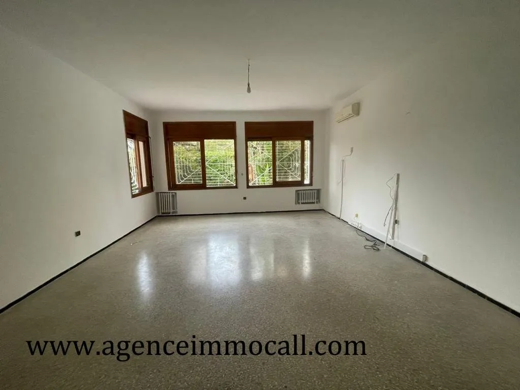 Villa à louer au quartier SOUISSI-Rabat - الرباط (3)