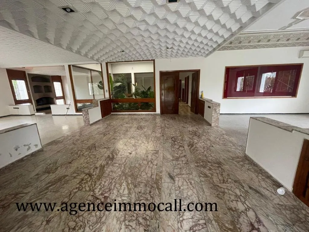 Villa à louer au quartier SOUISSI-Rabat - الرباط (2)