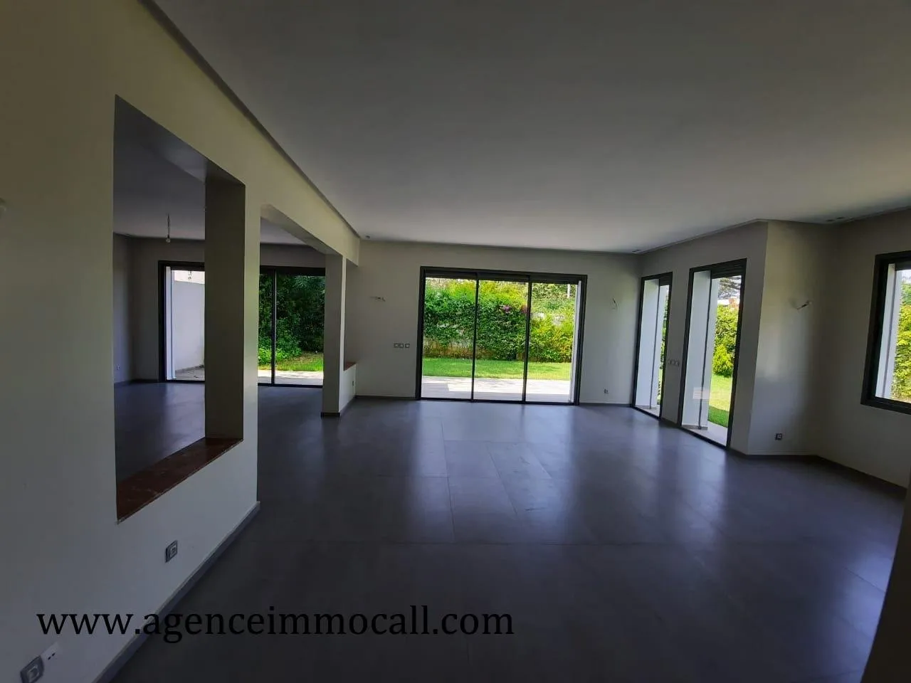 Villa usage bureau en location à SOUISSI - الرباط
