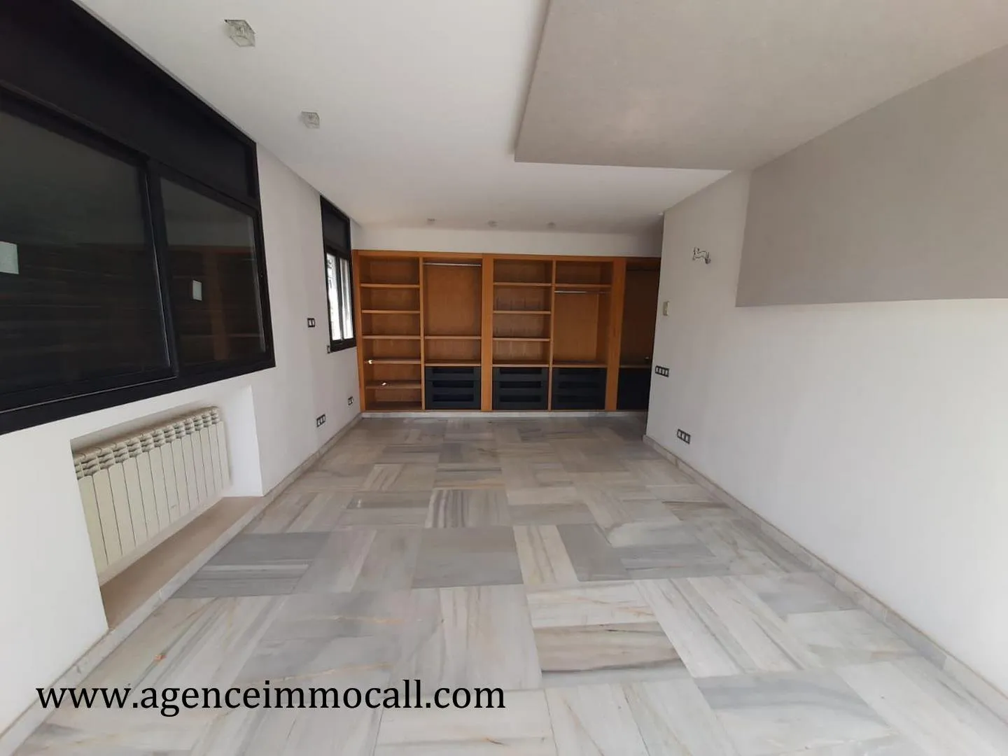 Villa à louer au quartier Souissi-Rabat - الرباط (3)
