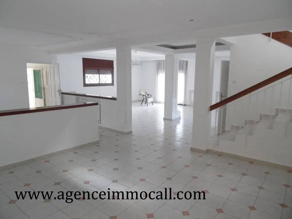 Villa à louer au quartier SOUISSI-Rabat - الرباط (2)
