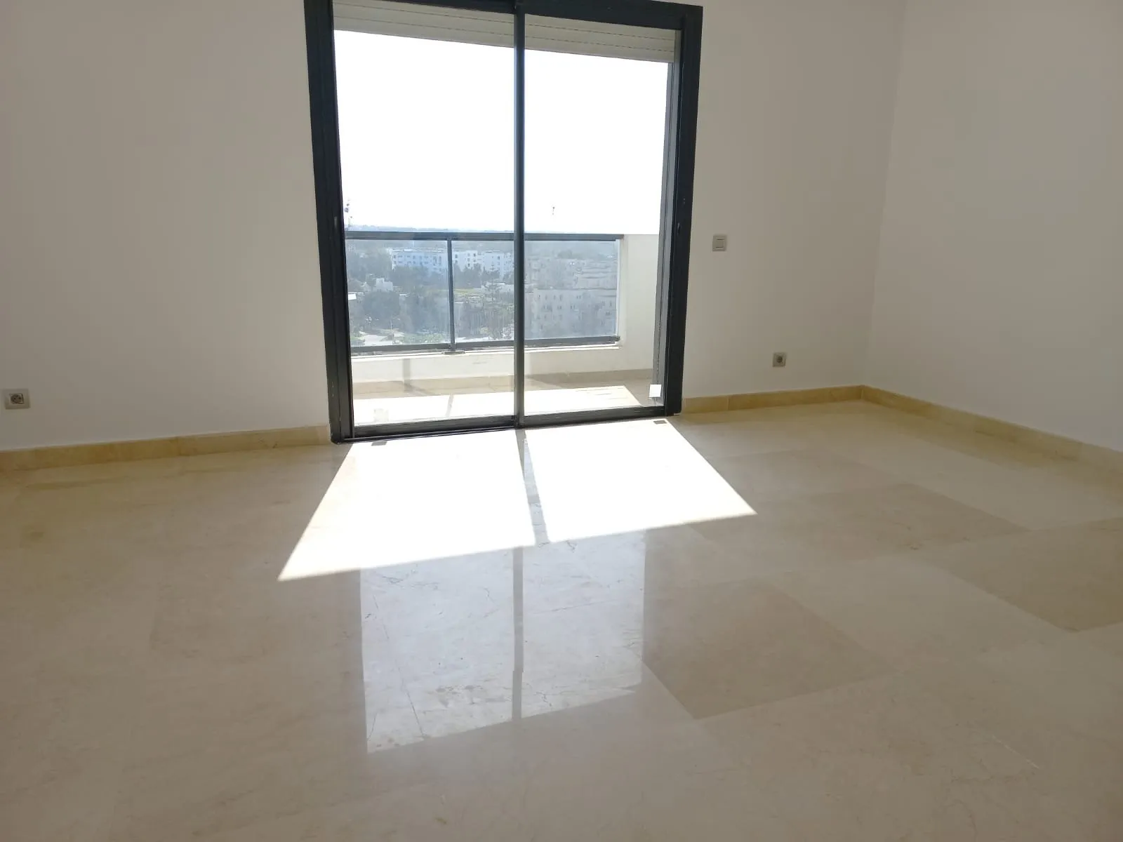 Appartement avec terrasse - الرباط