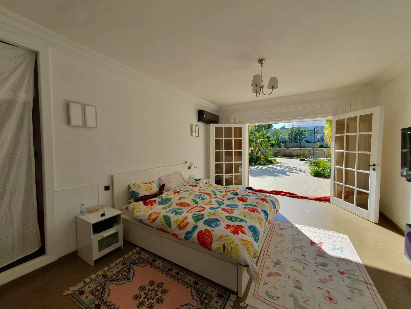 Trés Joli Villa plain pied avec un beau jardin et piscine - الرباط (3)