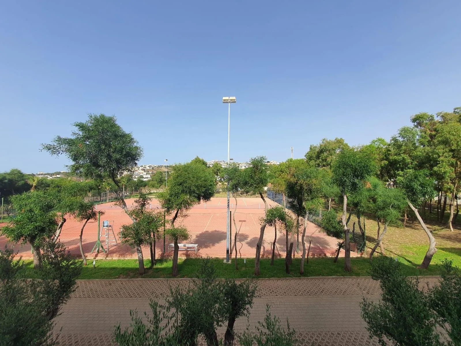 Joli appart résidentiel meublé avec terrasse - طنجة